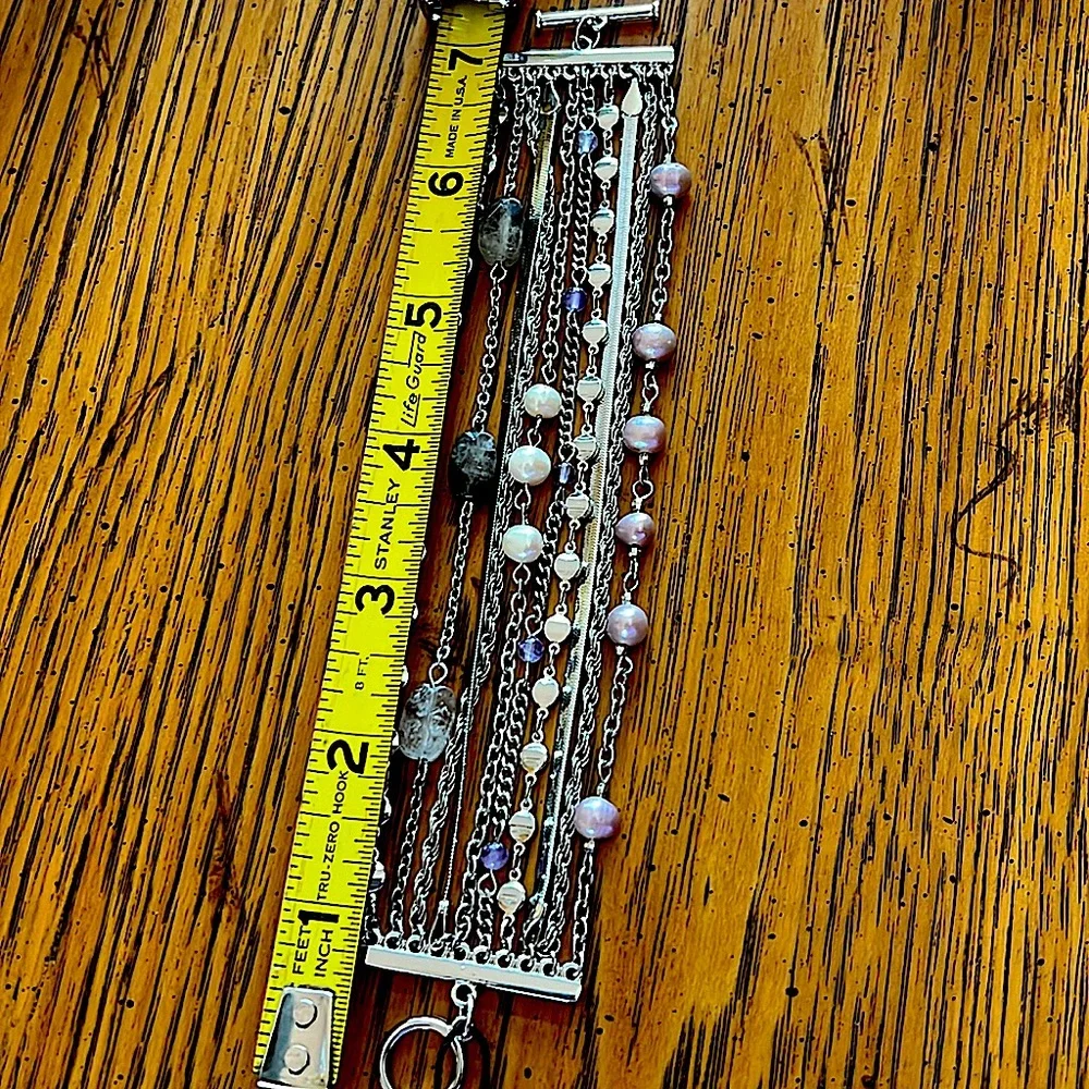 🌺🌼NWT semiprecious BOHO &SylishWHBM silverPlatedBracelet.Toggle closure.Modern